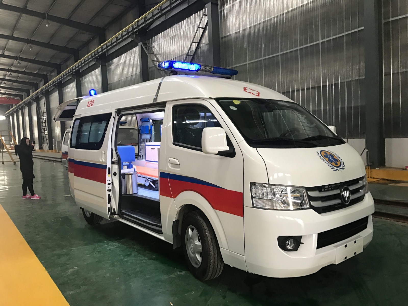 巴彦卓尔救护车转院