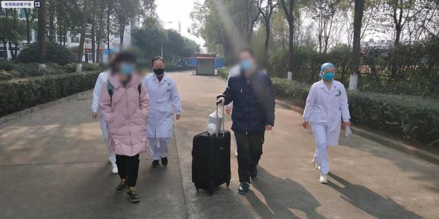 巴彦卓尔病人院后返乡